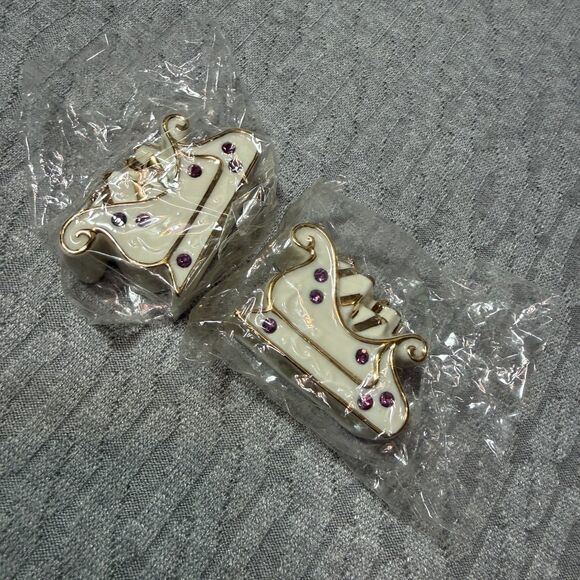 Lenox Christmas Sleigh Salt Pepper Shakers Purple Crystals Bone China NEW - Picture 7 of 7